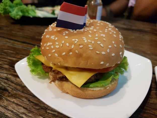 Tuanam Steak And Burger Q แยกอรุณอมรินทร์