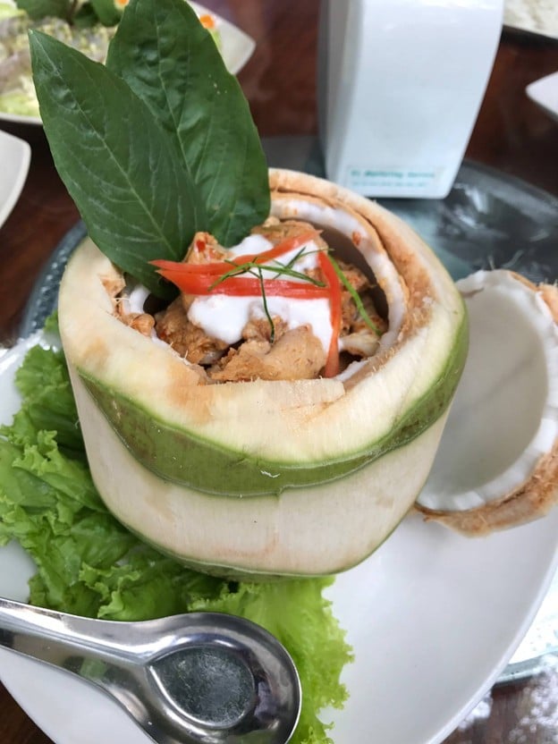 แมกไม้ชายคลอง