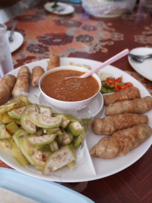 นางแหนมเนือง