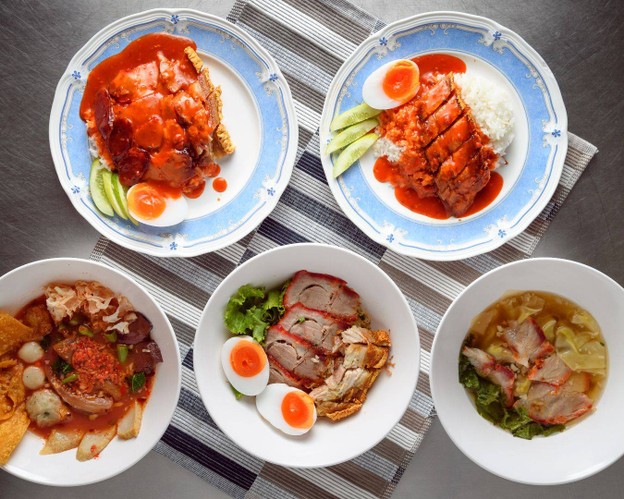 ธานี ข้าวหมูแดง-หมูกรอบ โชคชัย 4 ปากซอย 28