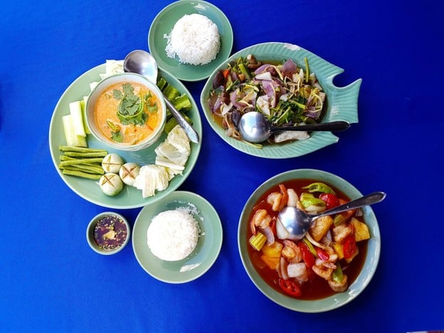 เมนูของร้าน ร้านเรือนริมน้ำ