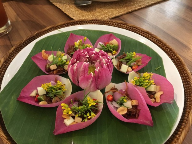 เมนูของร้าน The Local by Oam Thong Thai Cuisine