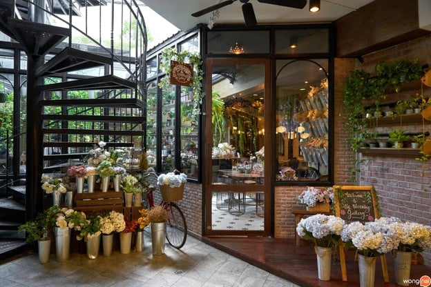 หน้าร้าน The Blooming Gallery ทองหล่อ