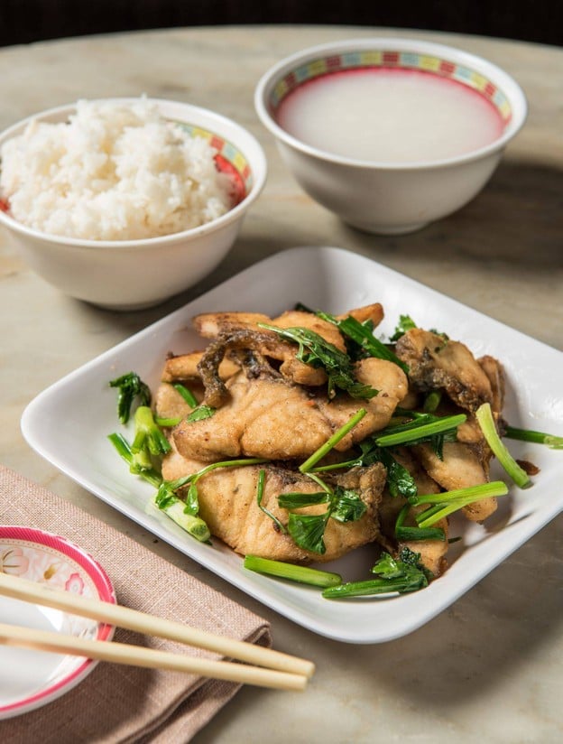 เมนูของร้าน เชี่ยวชาญพานิช(ข้าวต้มเทเวศร์)  เทเวศร์