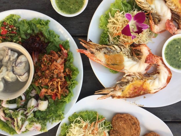 เมนูของร้าน เรือนร่มไทร