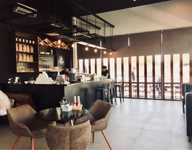 บรรยากาศ Hideout Grill & Bistro Khonkaen