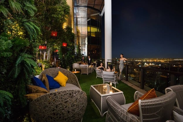 บรรยากาศ Saffron Sky Garden