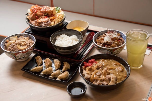 เมนูของร้าน Yoshinoya โยชิโนยะ ข้าวหน้าเนื้อ ข้าวหน้าหมู เซ็นทรัลเวิลด์