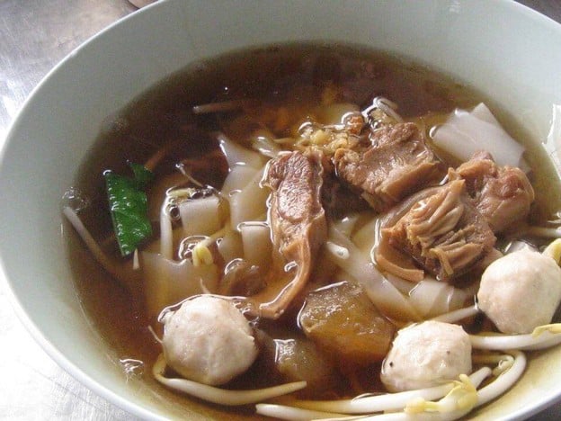 ก๋วยเตี๋ยวหมูตุ๋น ต้มเลือดหมู (เจ้าเก่า) หัวหิน 72