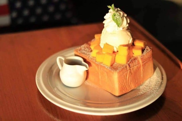 Monday Cafe' & Restaurant