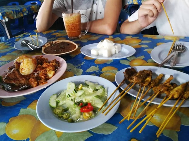 สะเต๊ะ ศรีเมือง (เจ้าเก่า)