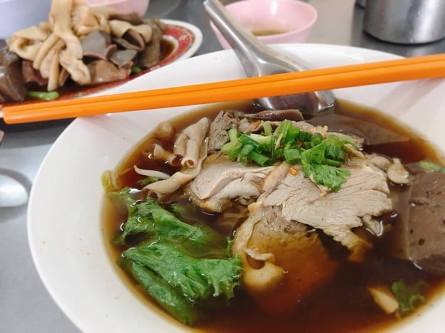 ทวีชัยเป็ดพะโล้ เจ้าเก่าตลาดลาดพร้าว สะพาน 2 ลาดพร้าว-วังหิน