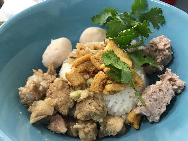 ข้าวต้มแห้งเฮียหนวด