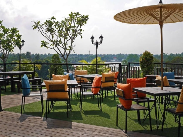 โรงแรมอัมพวาน่านอน