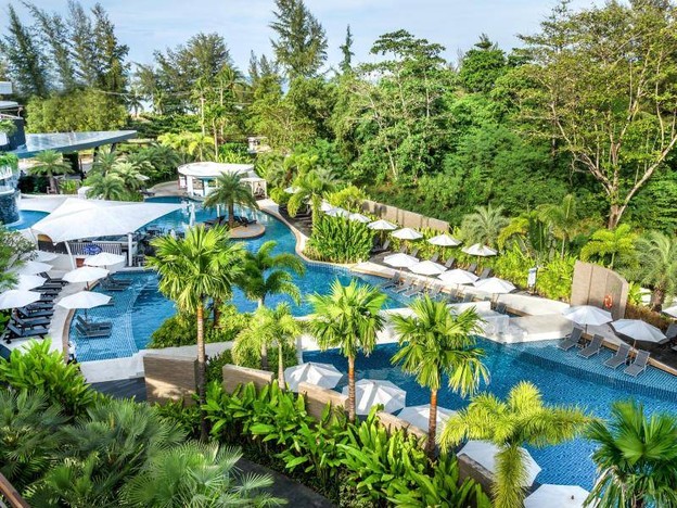 Novotel Phuket Karon Beach Resort & Spa