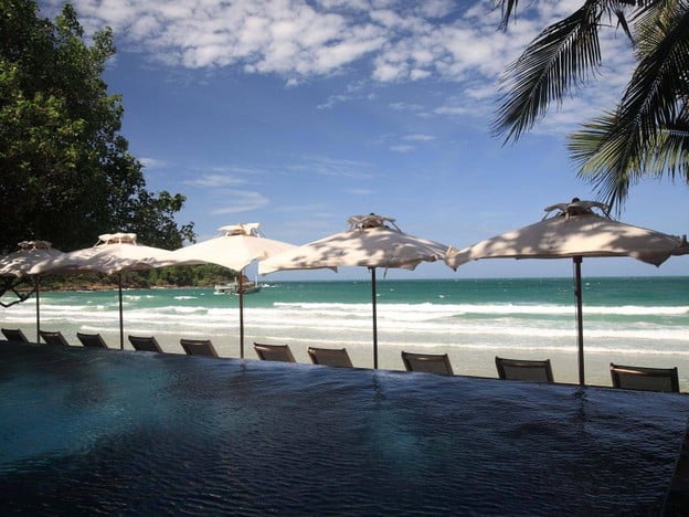 อ่าวพร้าวรีสอร์ท