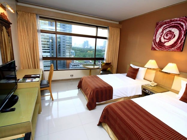 โรงแรมพินนาเคิล