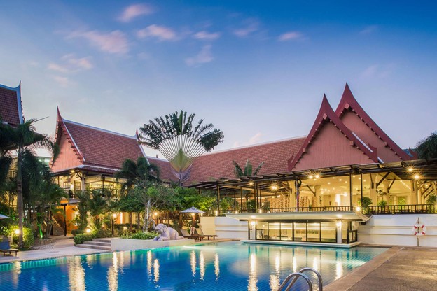 โรงแรมดีวาน่าป่าตองรีสอร์ทแอนด์สปา