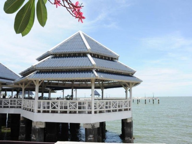 โรงแรมบางแสนวิลล่า