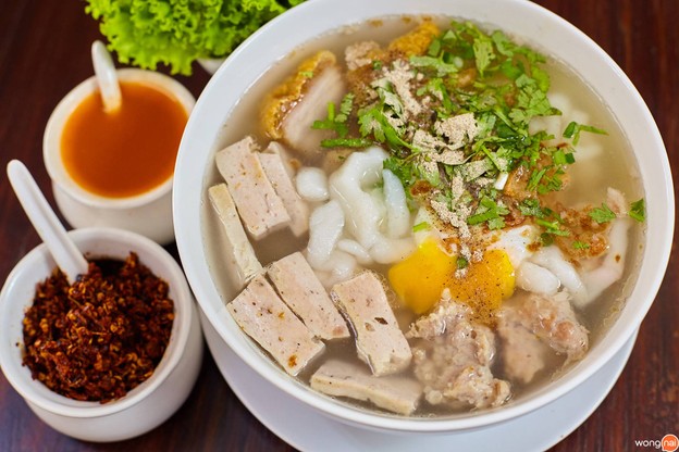 เมนูของร้าน ฮอยอัน แหนมเนือง ชลประทาน