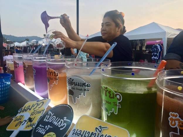 นมโวย ตลาดเอวา ภูเก็ต