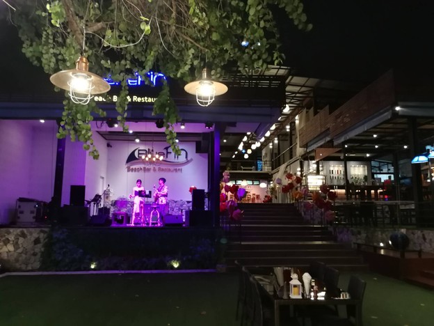 BlueFin Beach Bar & Restaurant