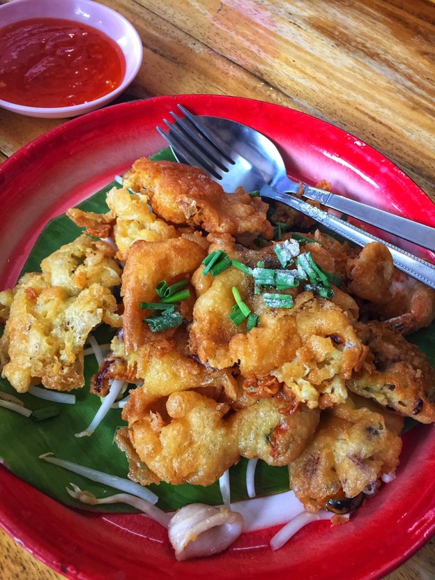 ไผ่ Betong ผัดไทยใบตอง&หอยทอด (นางงาม)