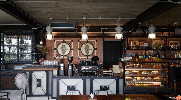 Hippo Cafe & Restaurant