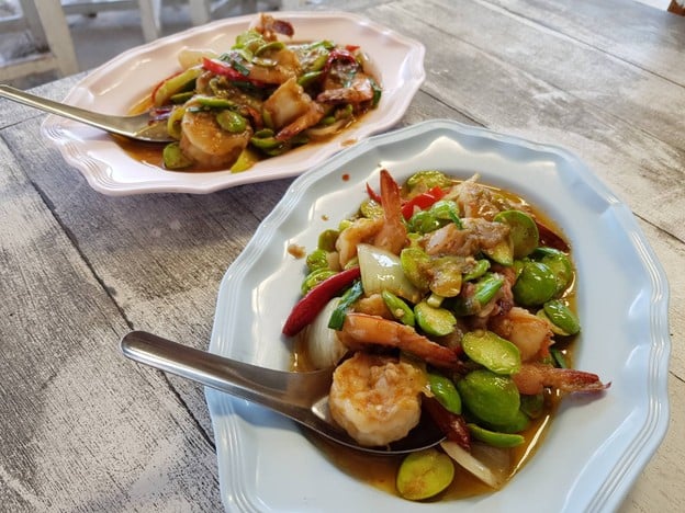 เมนูของร้าน ครัวเคียงคลื่น