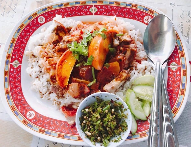 เมนูของร้าน จั๊วข้าวหมูแดง