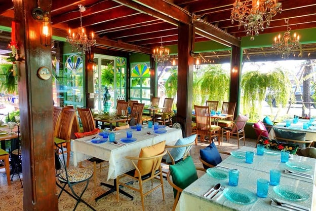 บ้านมาดาม คาเฟ่ & เรสเตอรองต์