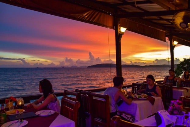 บรรยากาศ อ่าวนางซีฟู้ด