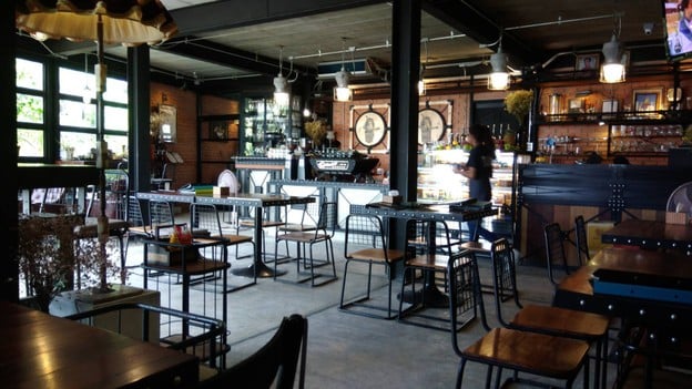 Hippo Cafe & Restaurant