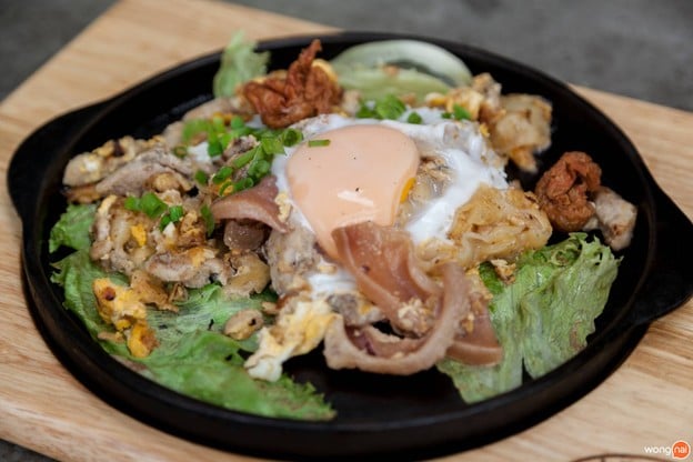 เมนูของร้าน คั่วไก่นิมมาน นิมมานซอย17 (ซอยสายน้ำผึ้ง)