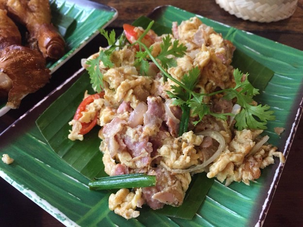 เฮือนม่วนใจ๋ Huan Muan Jai -
