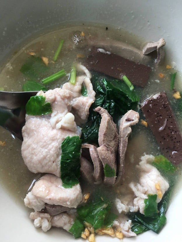 เกาเหลาเลือดหมูเจ้ตุ๊ก สามชัย