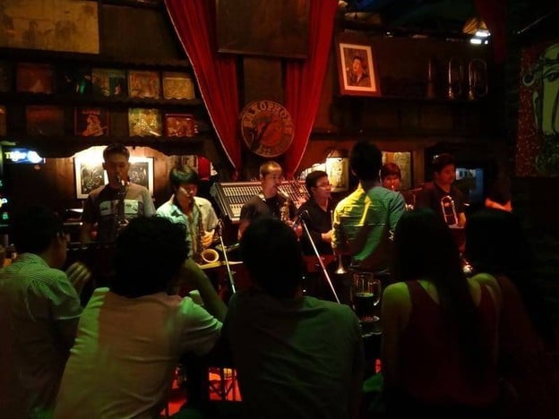 บรรยากาศ Saxophone Pub & Restaurant