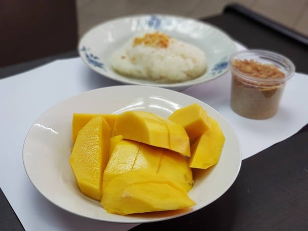 ข้าวเหนียว นายแว่น