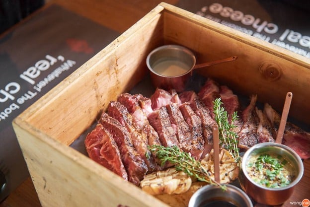 เมนูของร้าน Scarlett Wine Bar & Restaurant โรงแรมพูลแมน จี สีลม