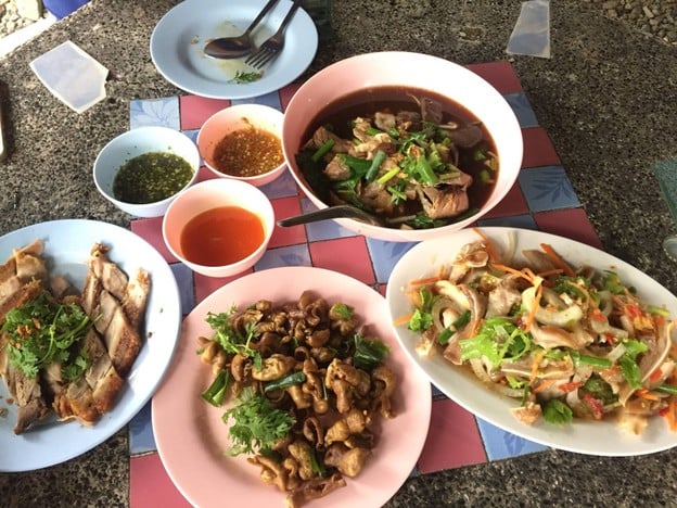 เป็ดพะโล้บ้านยวม