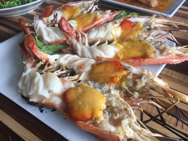 เมนูของร้าน เรือนไทยกุ้งเผา วัดเชิงเลน