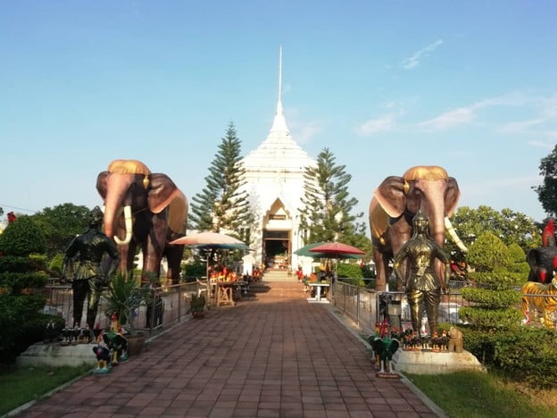 บรรยากาศ วัดโพธิ์ประทับช้าง