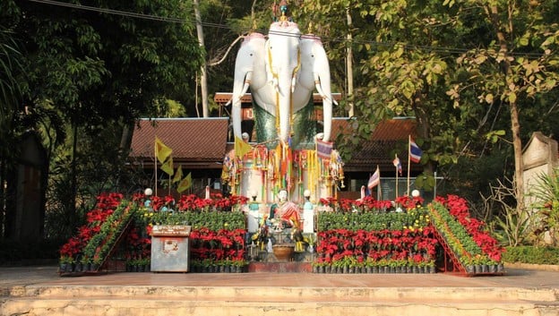 บรรยากาศ ถ้ำเอราวัณ