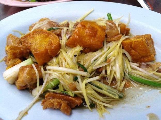 เล็กข้าวต้ม