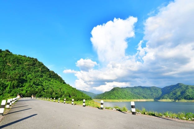 บรรยากาศ เขื่อนขุนด่านปราการชล