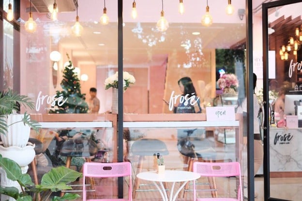 หน้าร้าน Frosé Yogurt Café