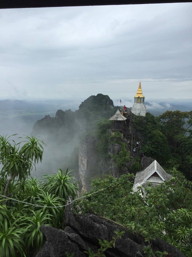 บรรยากาศ วัดพระบาทปู่ผาแดง (วัดเฉลิมพระเกียรติพระจอมเกล้าราชานุสรณ์)