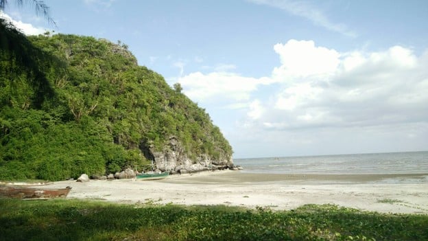 หาดสามพระยา