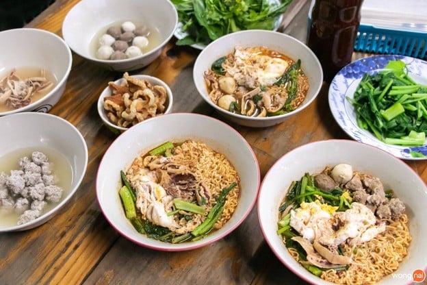 เมนูของร้าน มาม่าฟ้าธานี (เจ้าเก่า)