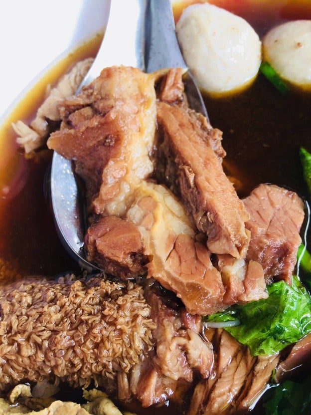 เมนูของร้าน ก๋วยเตี๋ยวเนื้อบิ๊กสุราชวัตร Bigsu beef noodle 陈牛肉面-曼谷 เขตราชวัตร (Ratchawat District)